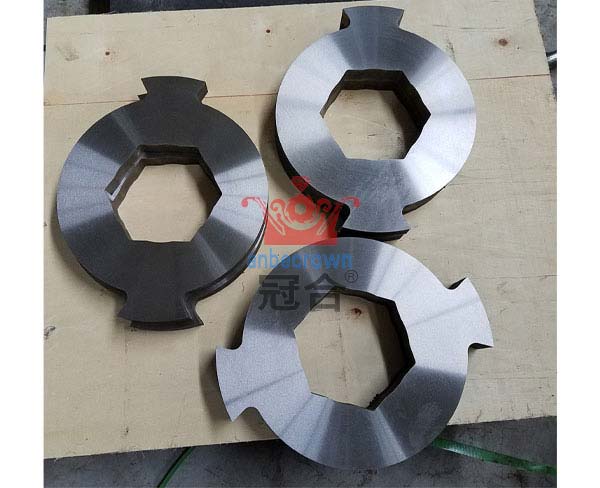 工業(yè)固廢撕碎機(jī)生產(chǎn)中的安全防護(hù)出了問(wèn)題怎么辦？